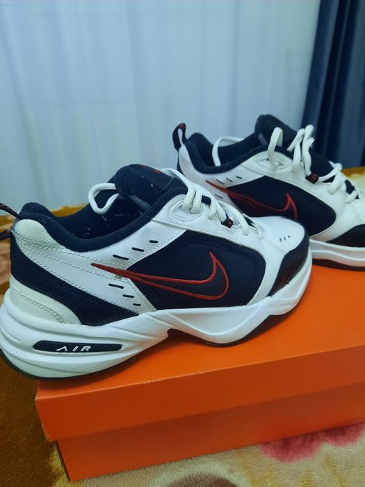 Vand adidași Nike