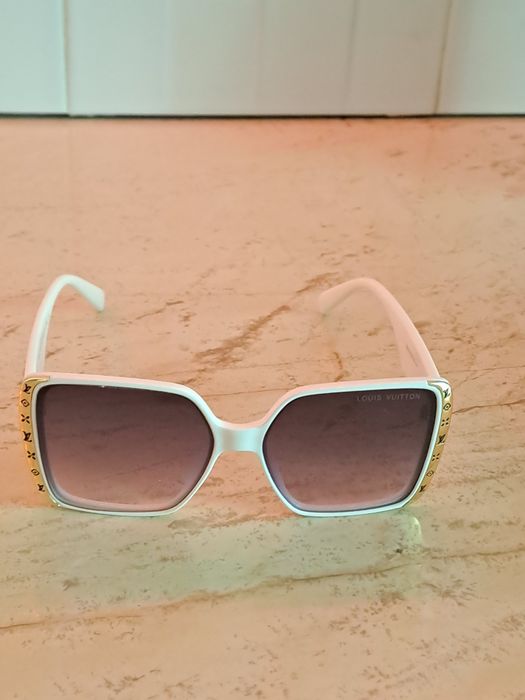 Louis Vuitton – Ochelari de soare damă, model oversized, alb/auriu