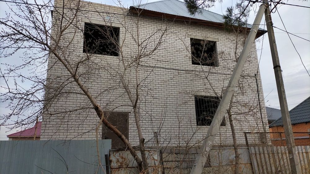 Продам двухэтажный дом