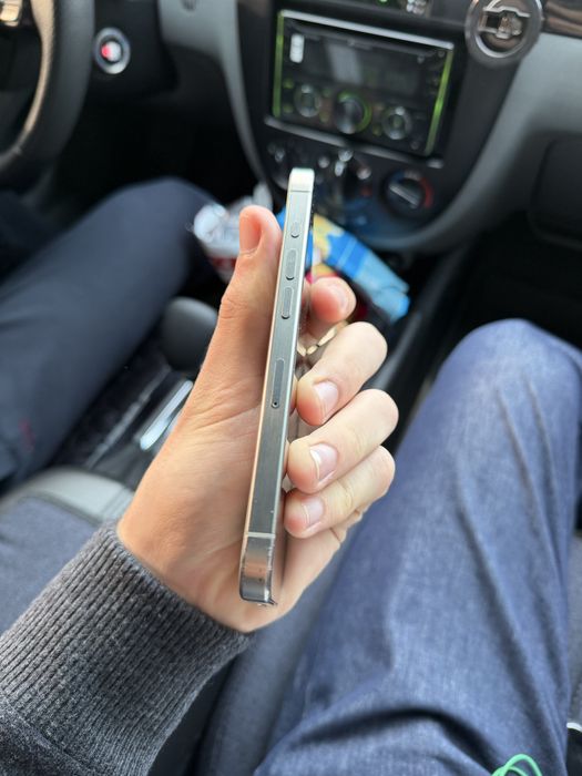 Iphone 15 pro 85% batareya