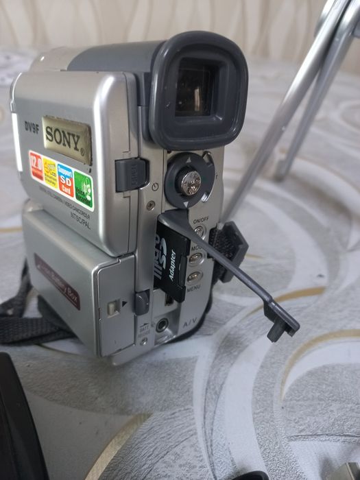 Видео камера SONY DV9F