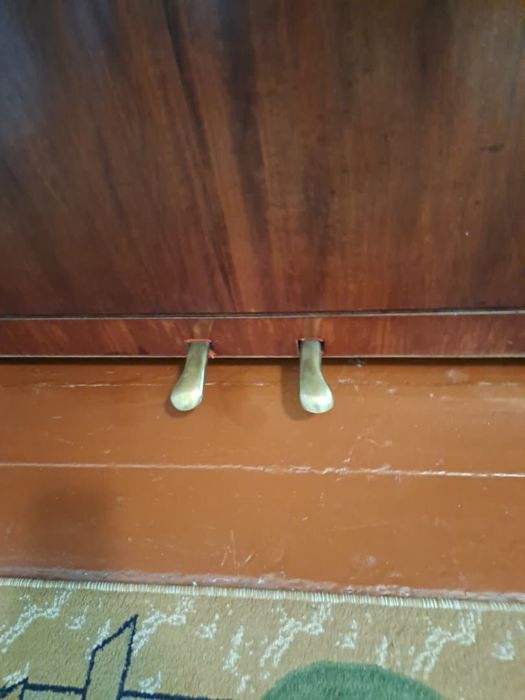 Продаётся пианино.