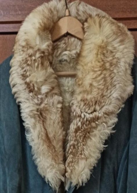 Продавам дамски кожух