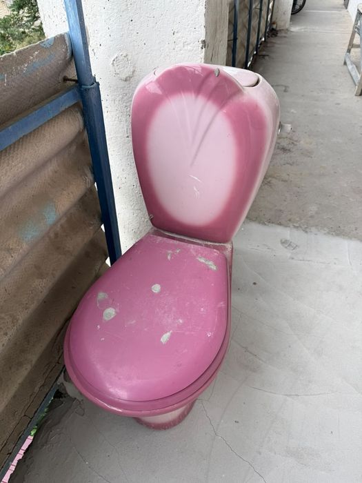 Унитаз целый рабочий