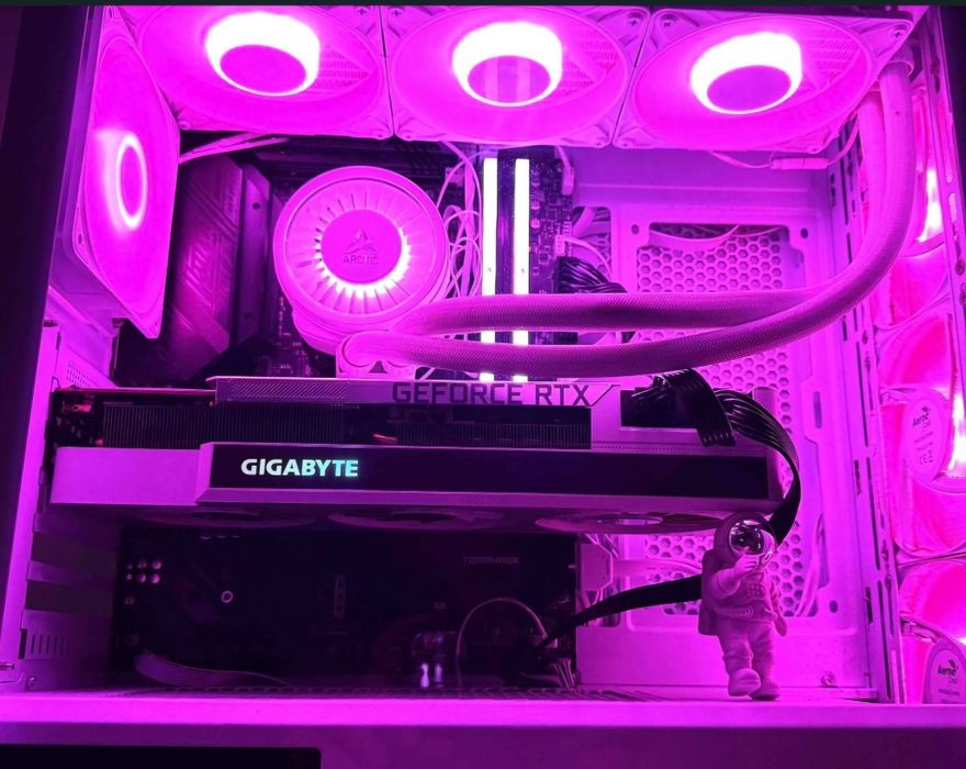 Ryzen 7 7800X3D/ 32GB/ RTX 3080/SSD