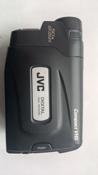 Видеокамера продается