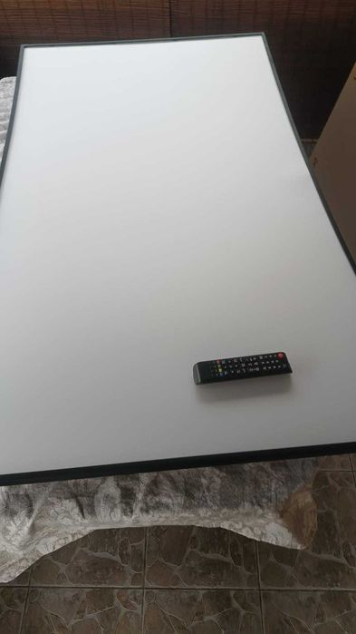 vand televizor Samsung UE65NU7302KXXH pentru piese