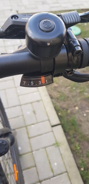 Vând bicicletă 27