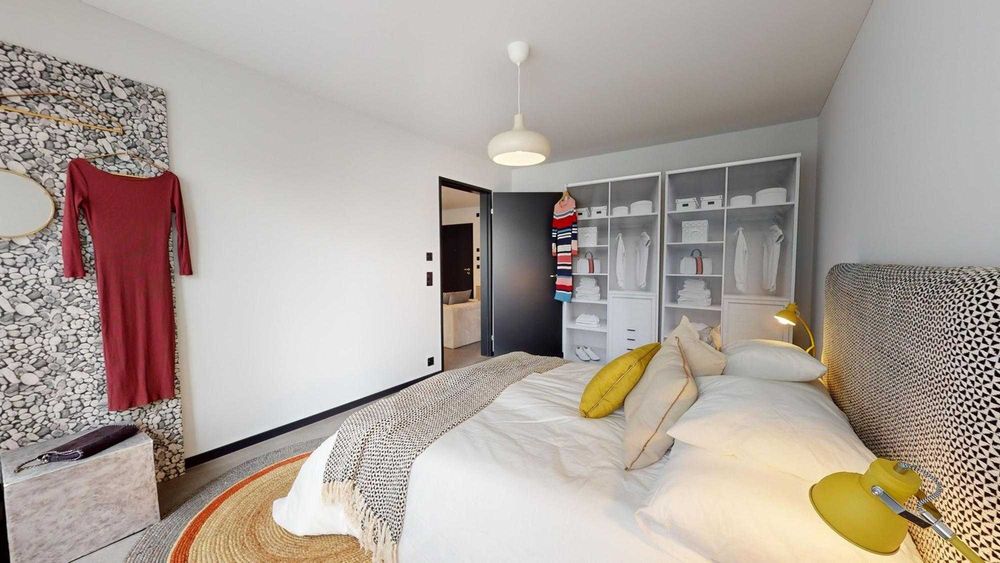 Дава се под наем Тристаен апартамент в София, Център - 90 кв.м за 612 € - Снимка #1