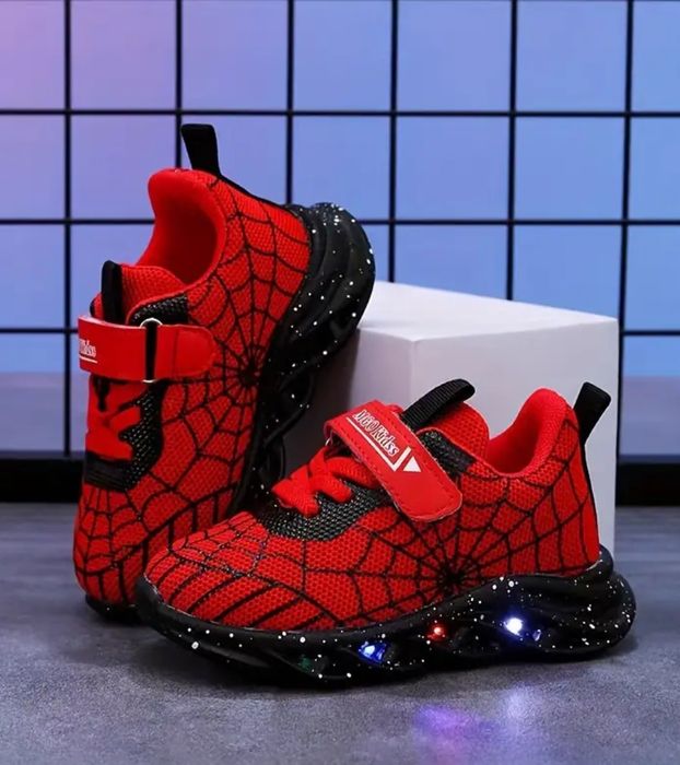 Adidași cu luminițe