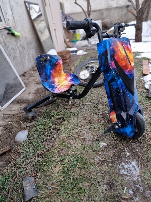 Дрифт кар и два велика