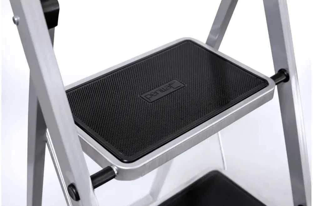 Стремянка Perilla CLASS PLUS Турецкая из России