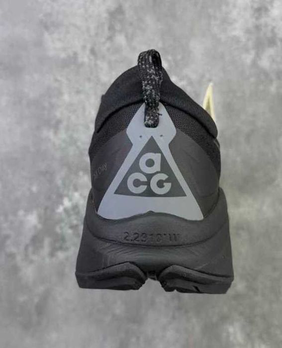 Продавам нови мъжки маратонки Nike ACG Zegama Trail all black