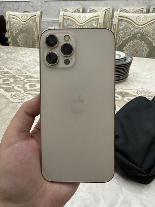 Iphone 12 pro max Gold