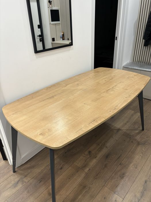 Стол из дерева на 8 персон