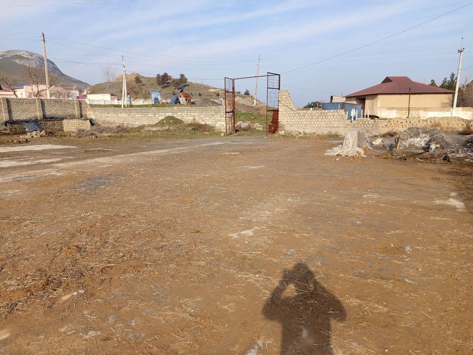 0.6сотик ер участка  сотилади уй жой куриш учун кадастр ордери  бор