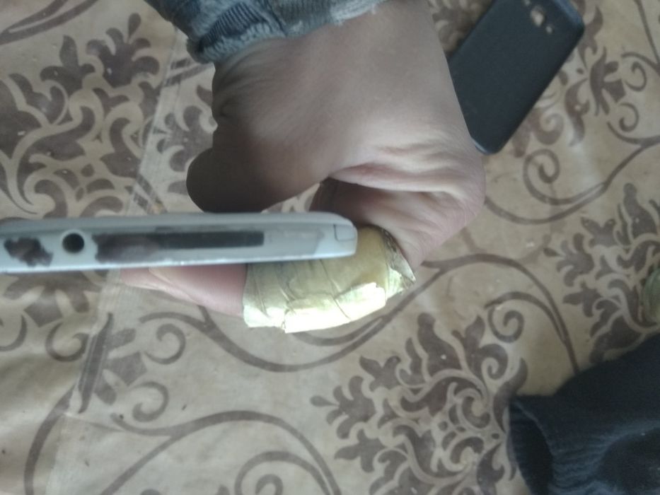 SamsungGrand2 srochna sotiladi