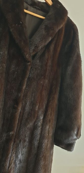 Haina blana naturala nurca bucata intraga lunga până la glesna