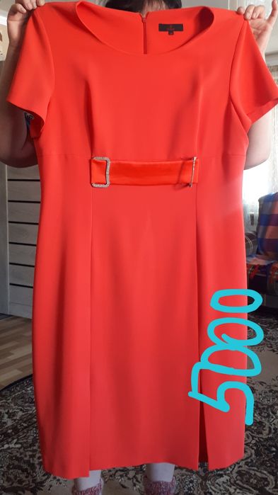 Продам два платья