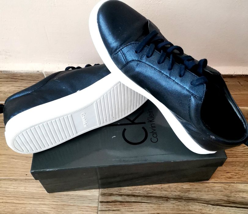 ! Оригинални сникърси Calvin Klein