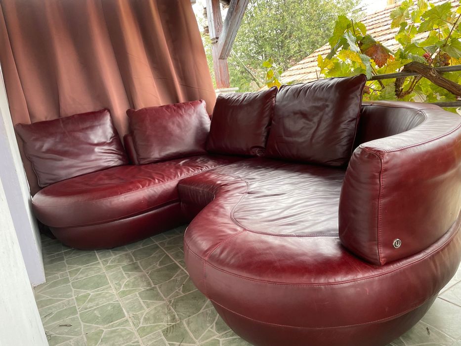 Овален диван - естествена кожа!!!