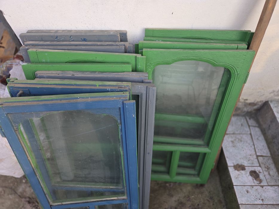 Vand geamlîc si ferestre din lemn