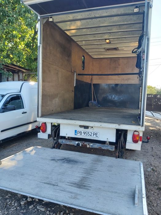 Продавам Животновоз Нисан Атлеон