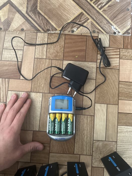 Varta батарейки с зарядником