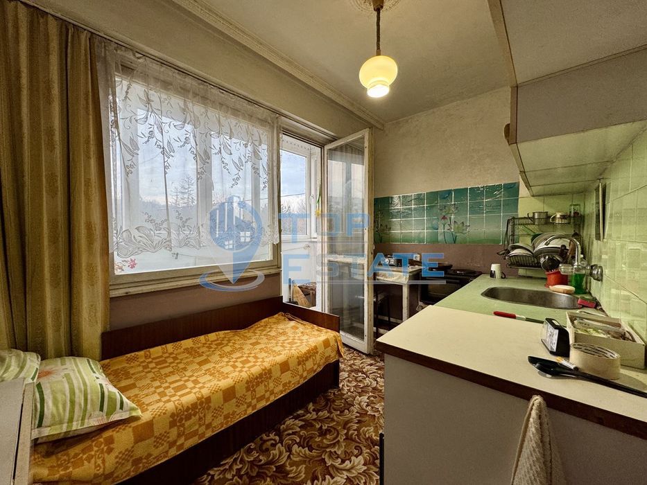 Двустаен панелен апартамент в град Стажица, област Велико Търново