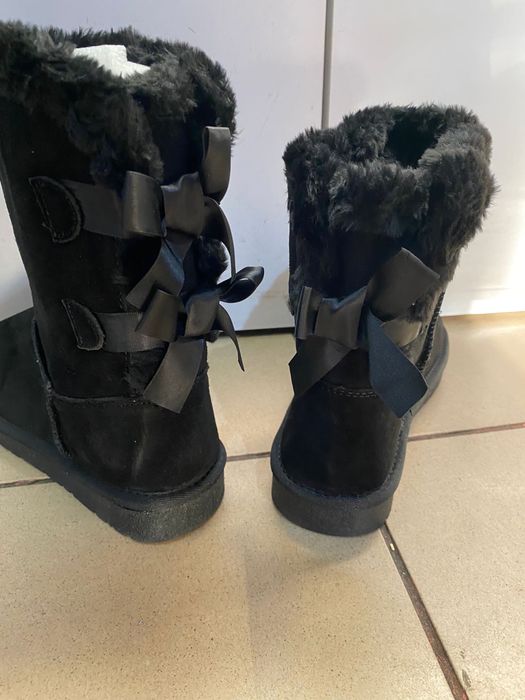 Cizme UGG din piele naturala
