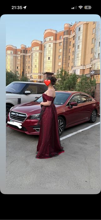 Вечернее платье со шлейфом