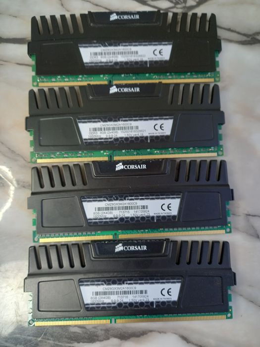 Памет 16GB (4x4GB) Corsair Vengeance 1600 MHz DDR3