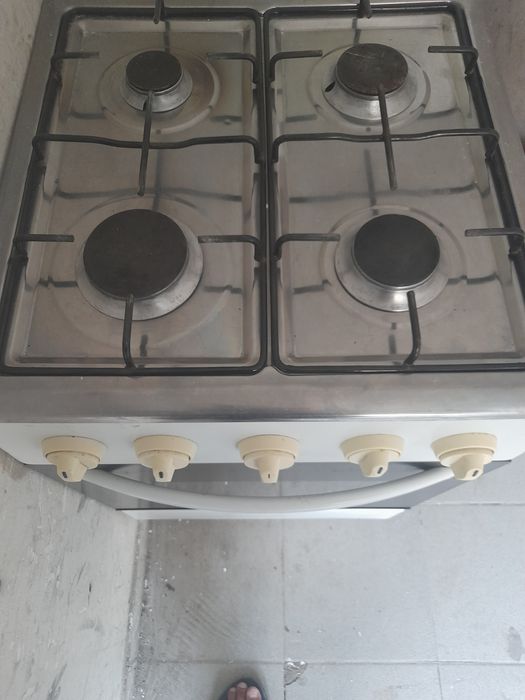 Продам газ.плиту