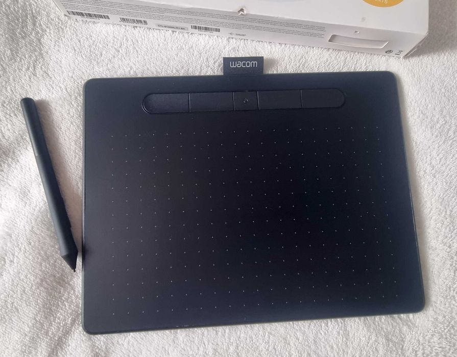 Tableta Grafica Wacom Intuos M Black - USB, Bluetooth