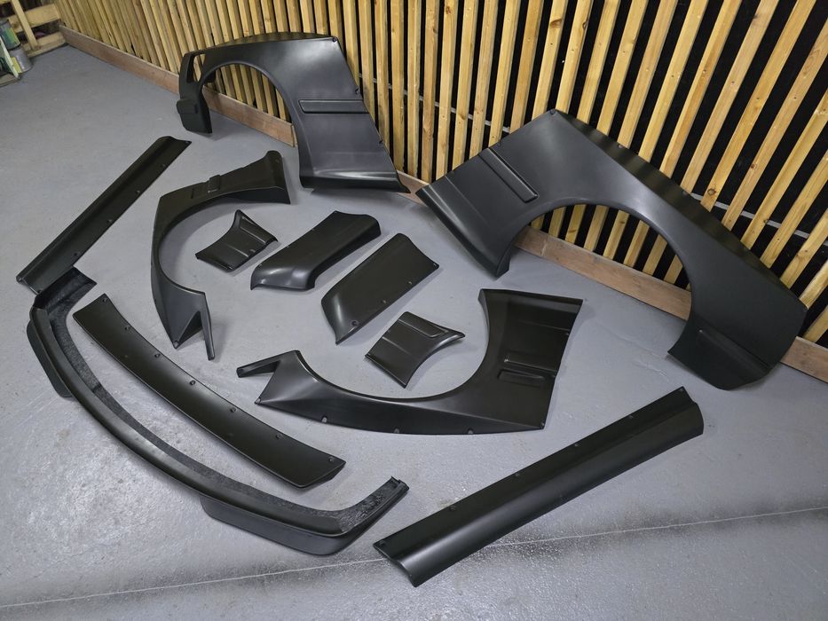 BMW E36 расширение ROCKET BUNNY