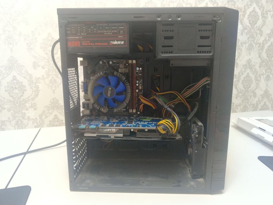 Игровой ПК на i5 + Манитор 24дюйма