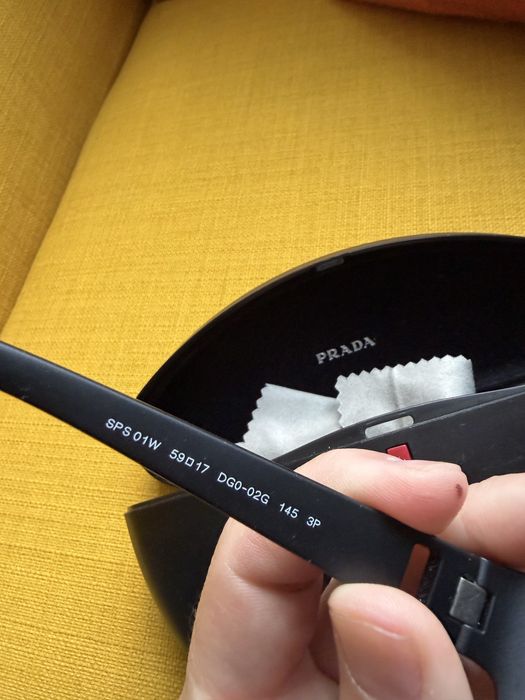 Слънчеви очила Prada