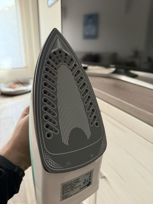 Перфектно запазвна ютия с пара