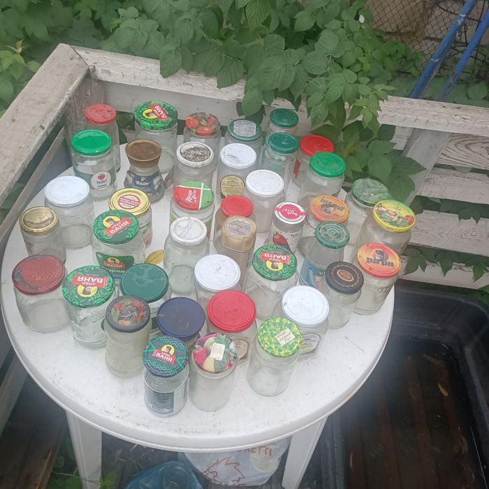 Продаются банки с крышками