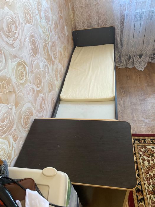 Кровать + тумба + матрас