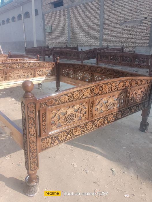 Сури тапчан карават