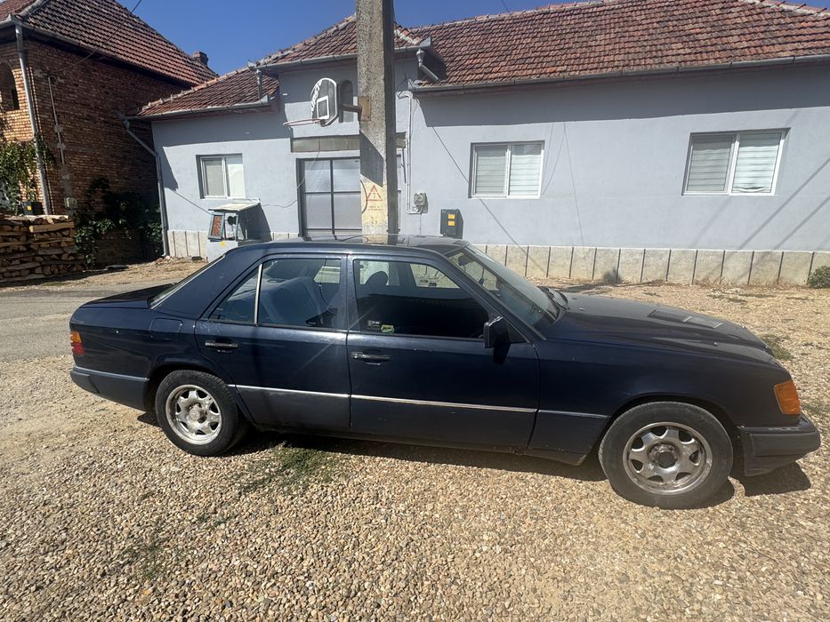MERCEDES-BENZ E-Class 1990 — imagine 4