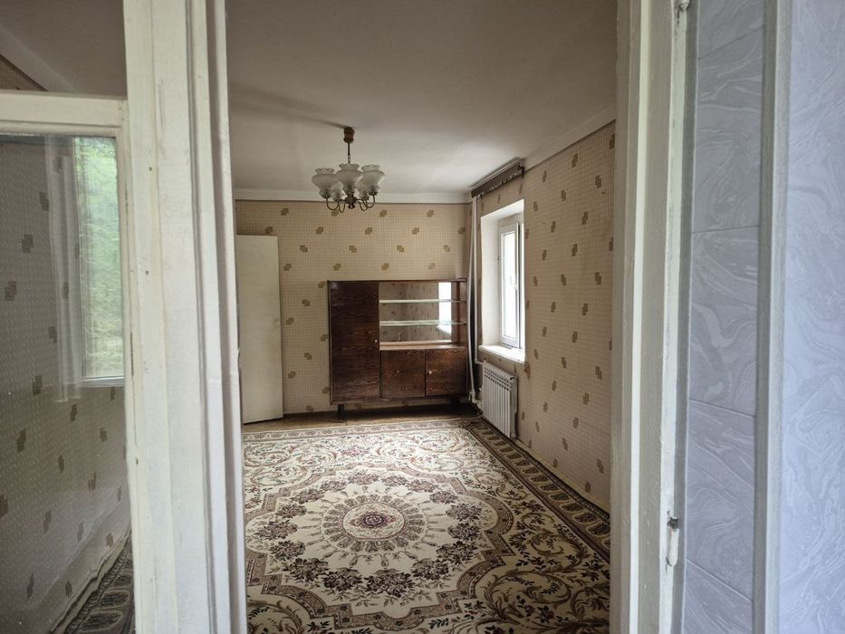 Сдается 1 ком кв в Чирчике 1 мкн 2 этаж балкон 2,6 дом кирпичный