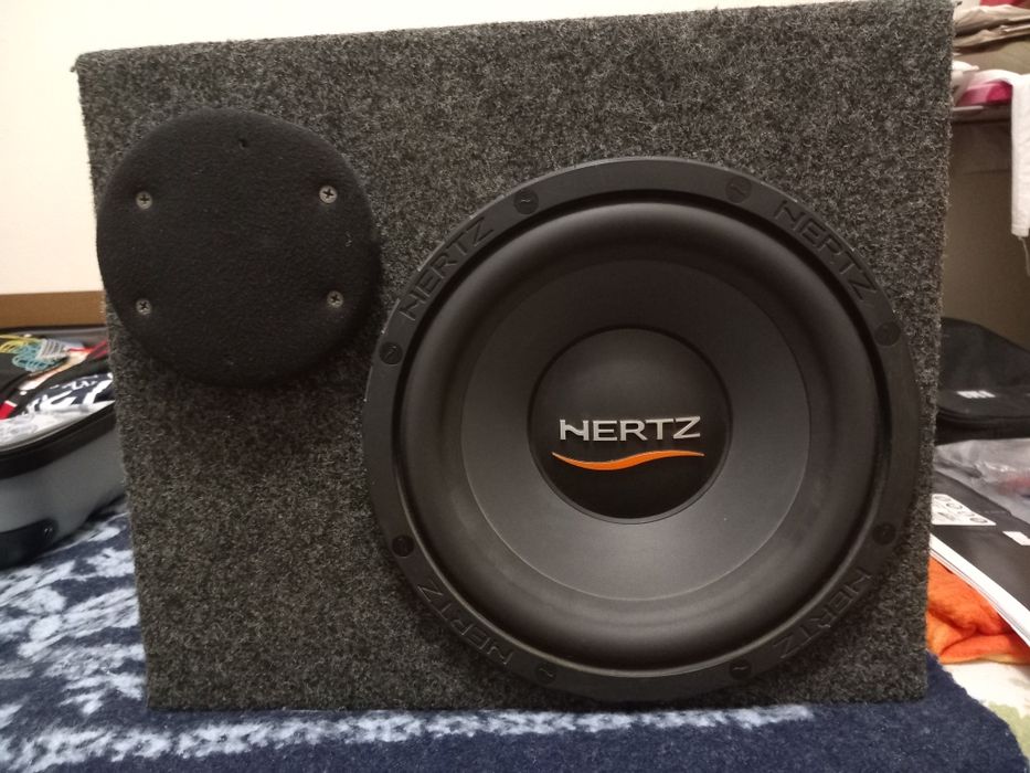 Бас тонколона за кола