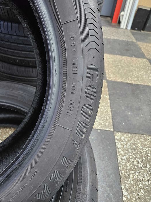 2бр 205/55/17 GOODYEAR 7мм грайфер дот:24г безплатен монтаж