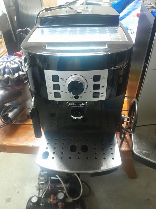Expresor  cafea DeLonhi magnifica s