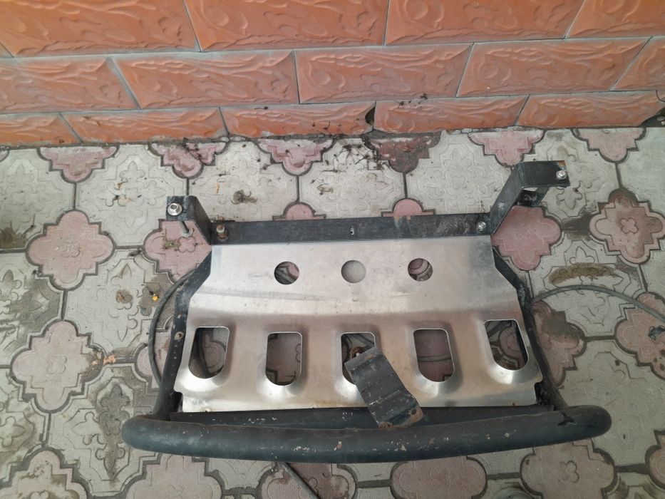 Продам кенгурятник на мерседес МЛ