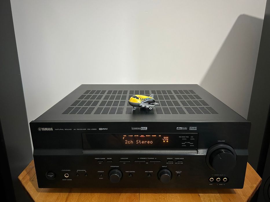 Yamaha RX-V550 - sunet puternic ,clar si de calitate