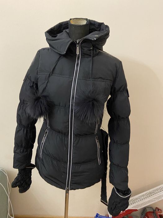 Продам пуховики (куртки )