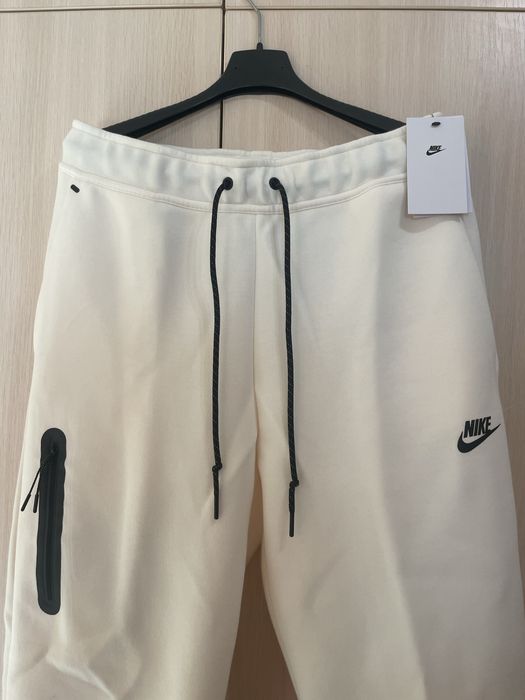 Дамско долнище Nike Tech